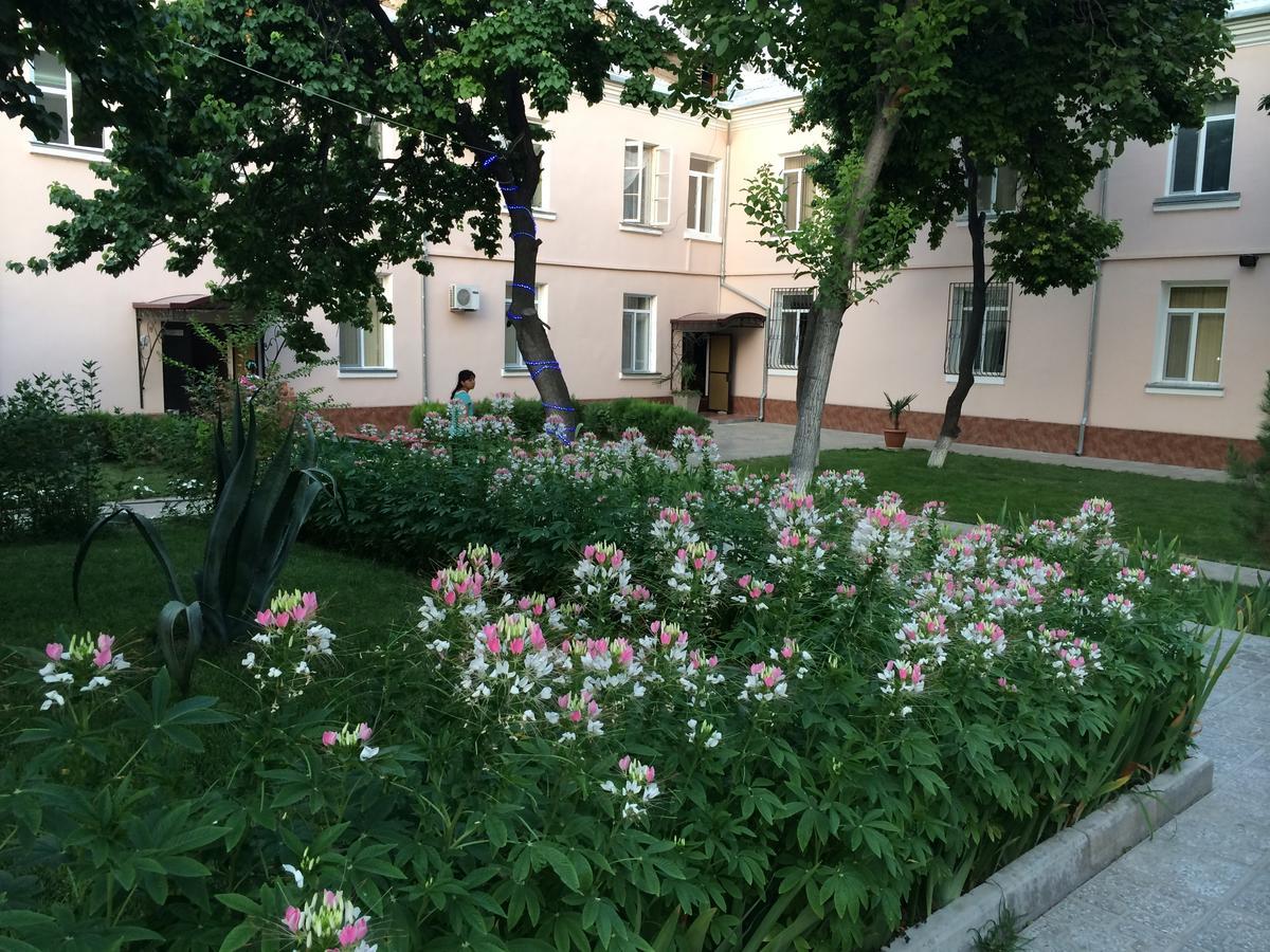 Armon Apart Hotel Chudschand Exterior foto