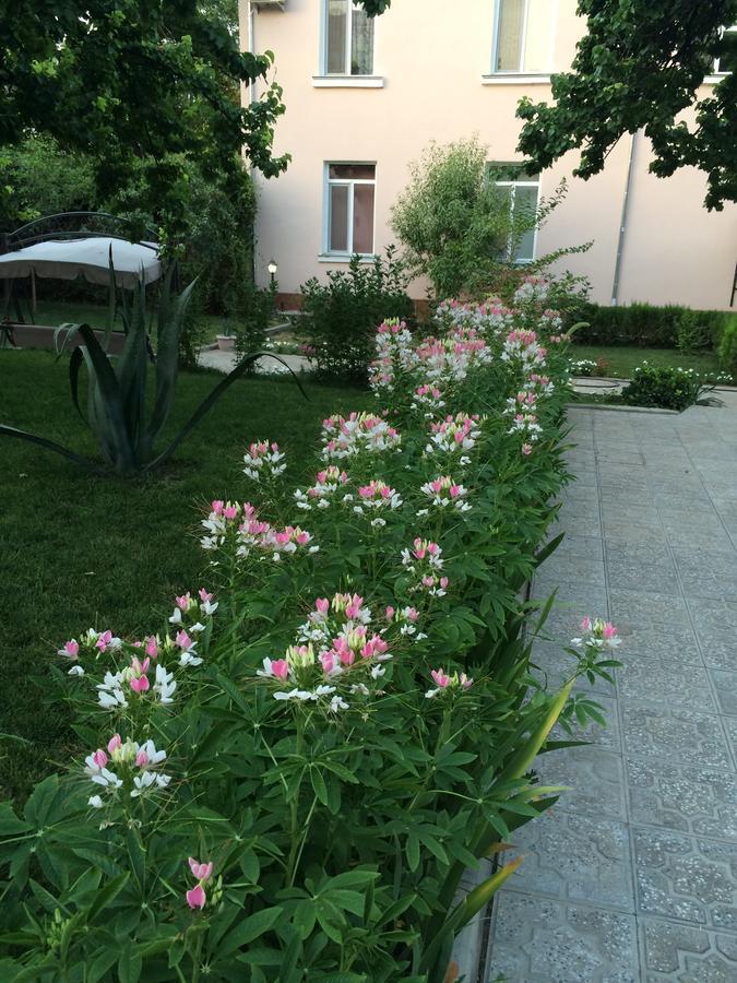 Armon Apart Hotel Chudschand Exterior foto